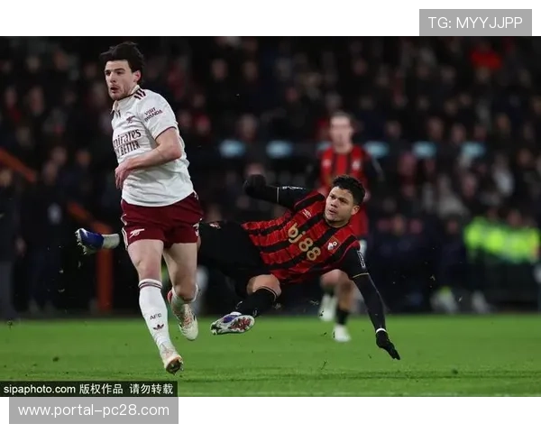 阿森纳2-3不敌曼联，厄德高造乌龙梅里诺破门难救主。