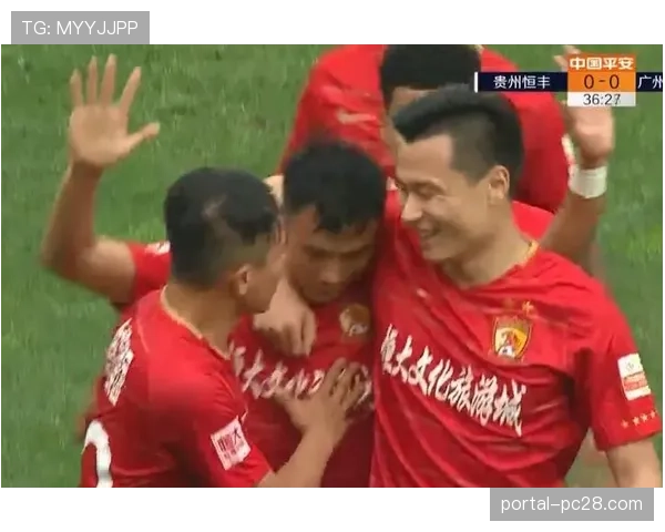 特写:攻破旧主球门后拒绝庆祝,哈弗茨获双方球迷掌声